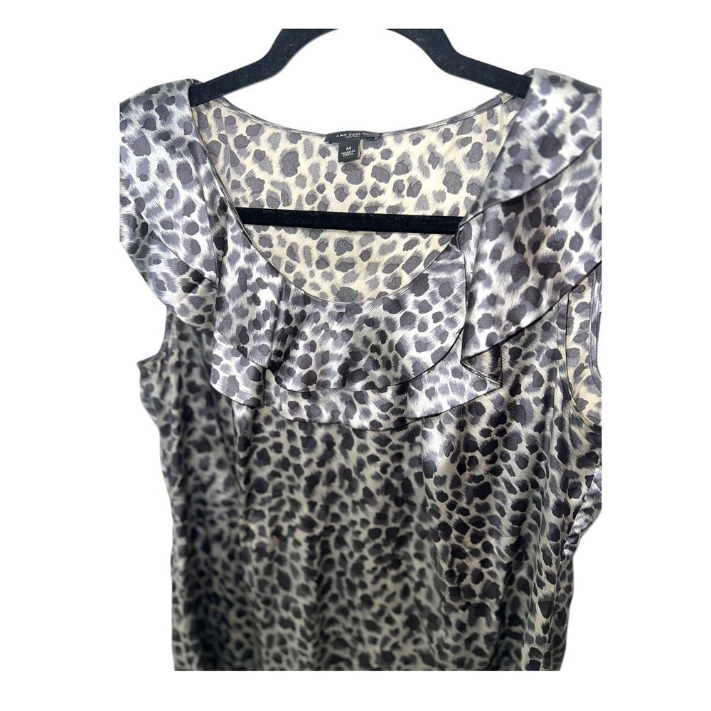 Ann Taylor Leopard Print Ruffle Silk Blend Mobwife Old Money Grey Black M - Picture 3 of 8